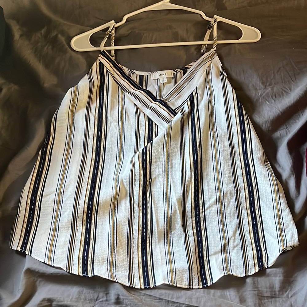 Cute flowey summer top!
